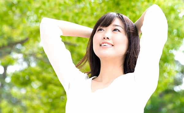 どっちの脇が臭い?脇のにおいが左右違う理由とニオイ対策
