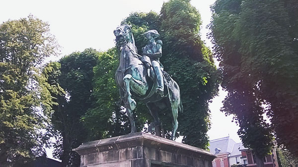 オルレオン公爵の銅像