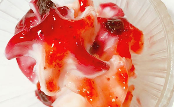 ヨーグルトアイスの作り方！苺とブルーベリーが甘酸っぱい一口サイズ